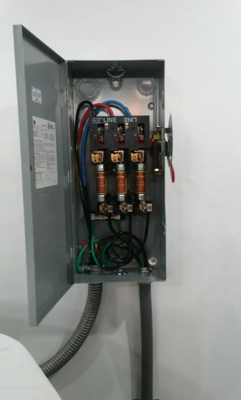 Three-phase disconnect switch installed for Smoke Detector Installation in Zelienople